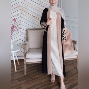 Black Pearl open abaya with belt